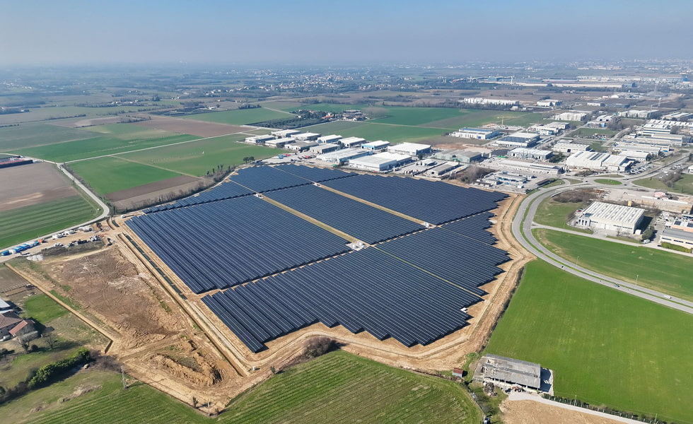 647 GW! As novas instalações fotovoltaicas globais deverão aumentar 11% em relação ao ano anterior em 2025, com a China respondendo por mais da metade.