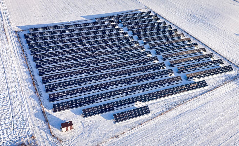 O efeito da energia solar no tempo frio: uma história nórdica de sucesso solar