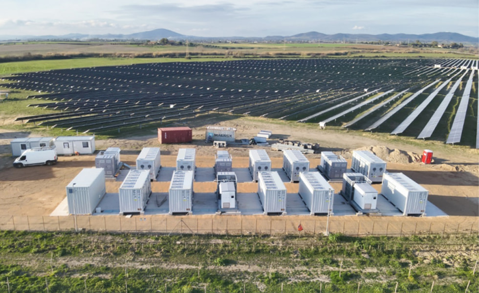 Uma grande reformulação no cenário global de inversores: Tarifas + FEOC + fabricação local remodelam a cadeia de suprimentos.