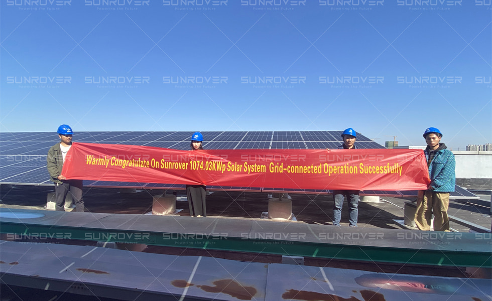 O projeto fotovoltaico distribuído no telhado SUNROVER 1074.03KW foi conectado à rede e concluído