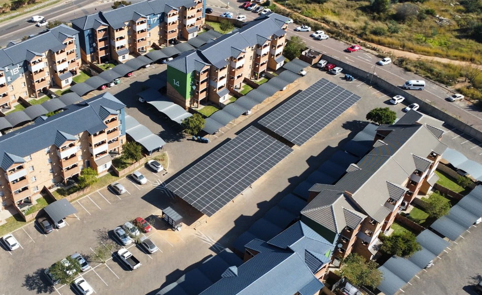 Redução de 12.000 toneladas de carbono: como “Armazenamento + Cenário” desbloqueia o futuro da energia limpa.