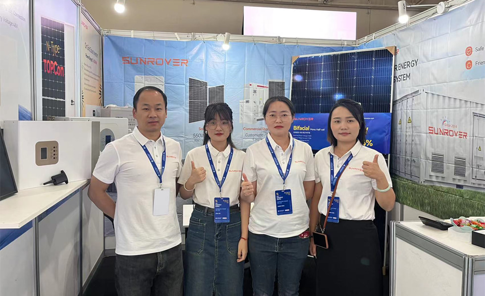 SUNROVER em um futuro brilhante para o Uzbequistão na Exposição de Energia Fotovoltaica