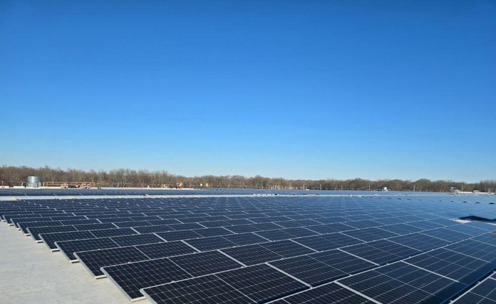 Os Estados Unidos planejam impor uma proibição abrangente à importação de inversores fotovoltaicos e de armazenamento de energia de empresas chinesas.