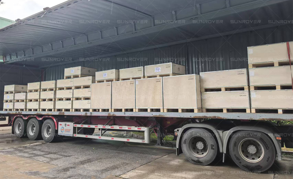 SUNROVER avança com remessas globais de baterias de lítio de 51,2 V com qualidade garantida