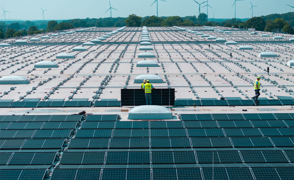 O BERD cofinancia o portfólio de energia solar e armazenamento de 1 GW/1,3 GWh da ACWA Power no Uzbequistão.