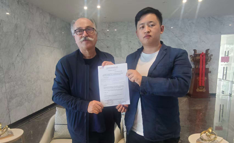 SUNROVER estabelece parceria estratégica com cliente iraniano, impulsionando a expansão global.