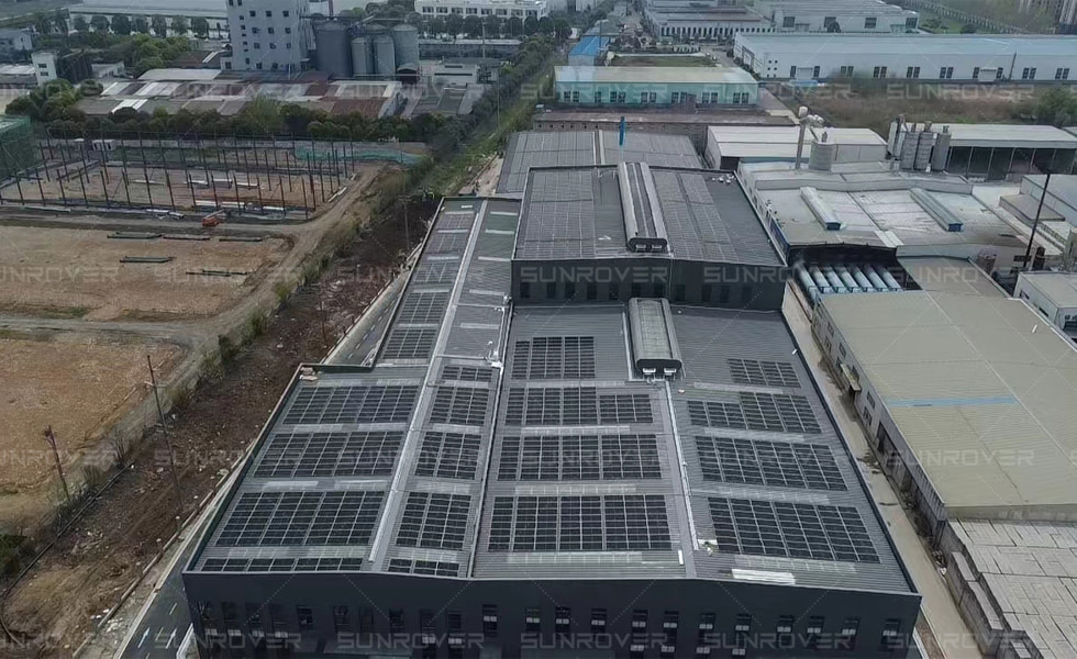 O projeto fotovoltaico distribuído em telhados da SUNROVER na China foi conectado com sucesso à rede