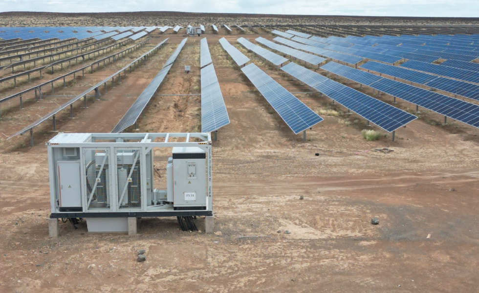 O primeiro projeto de geração de energia fotovoltaica em escala de megawatts em Bohai Oilfield foi conectado com sucesso à rede