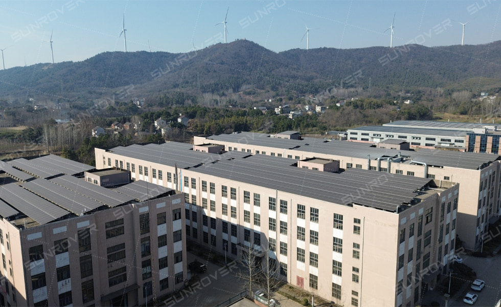 Projeto fotovoltaico distribuído em telhado de 2,5 MW da SUNROVER em Anhui, China, conectado à rede com sucesso!