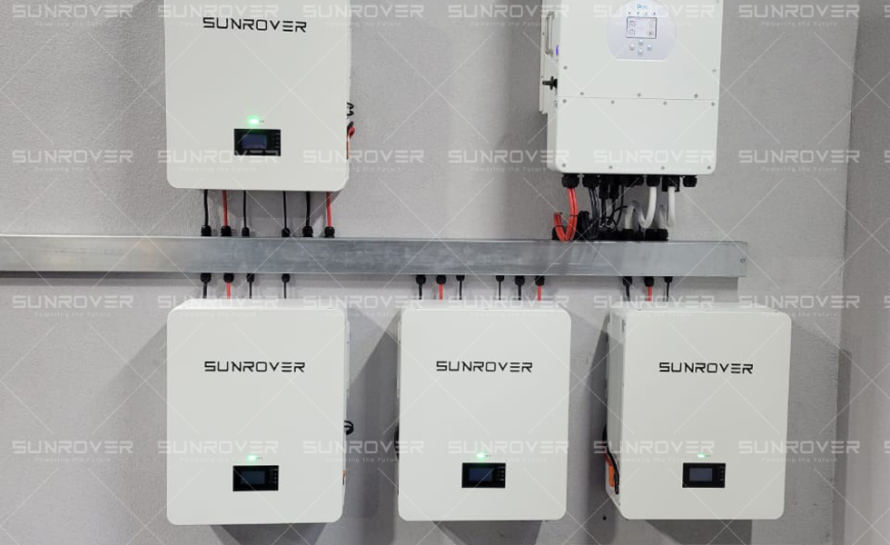 Sistema de armazenamento de energia de 20,48 kWh instalado pelo cliente ucraniano da SUNROVER concluído
        
